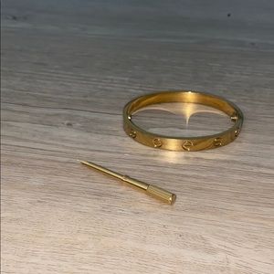 Gold screw bracelet with screwdriver size 19